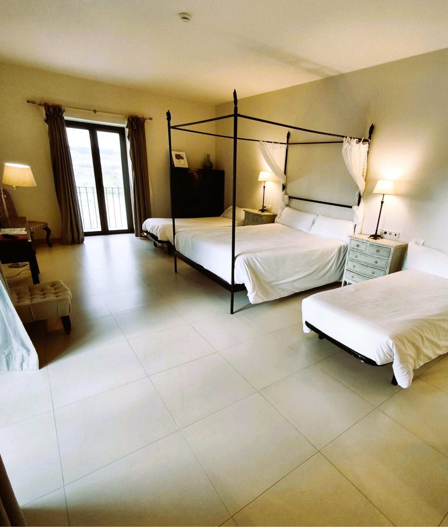 Hotel Villa Marcilla Esterno foto