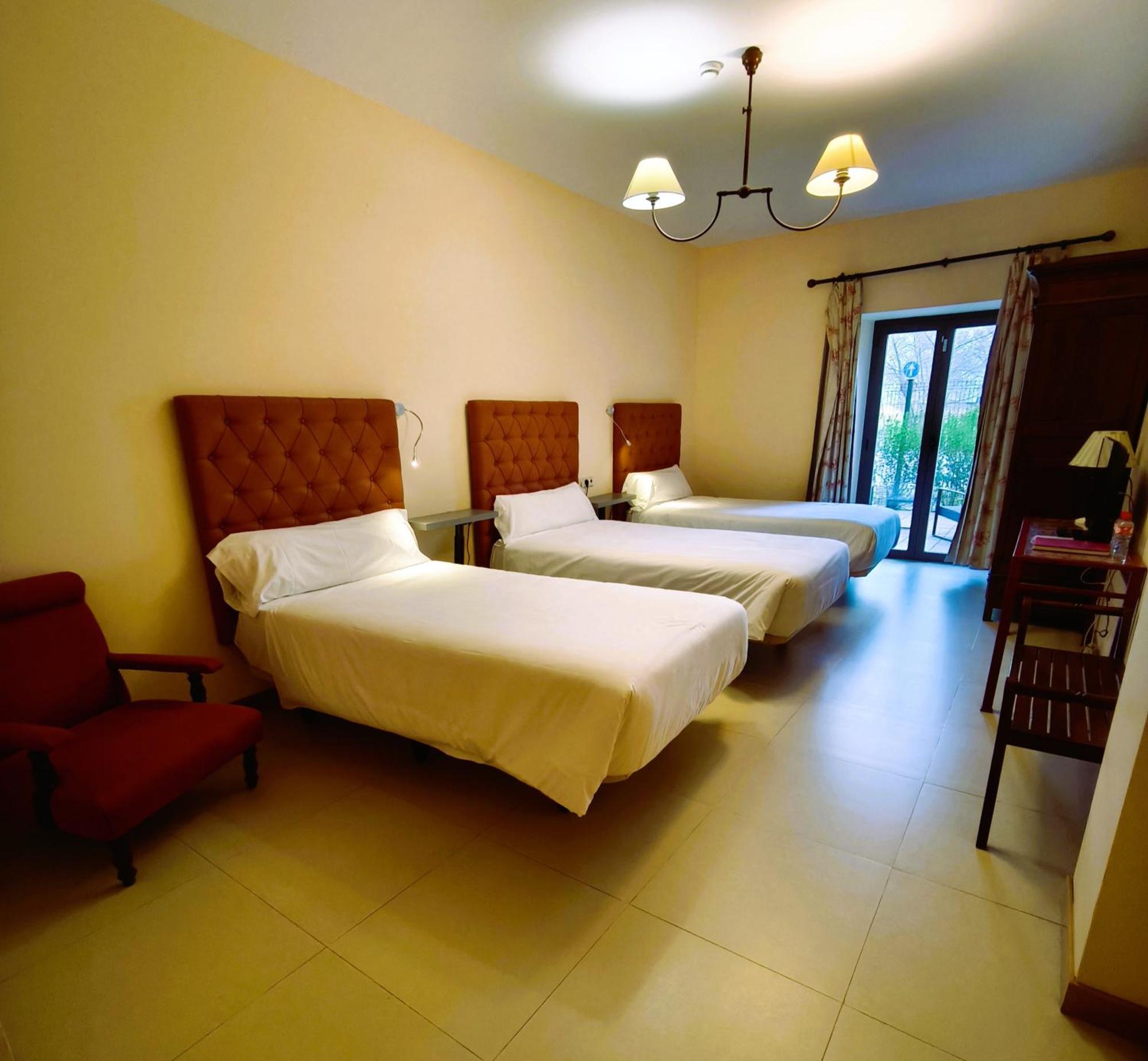Hotel Villa Marcilla Esterno foto
