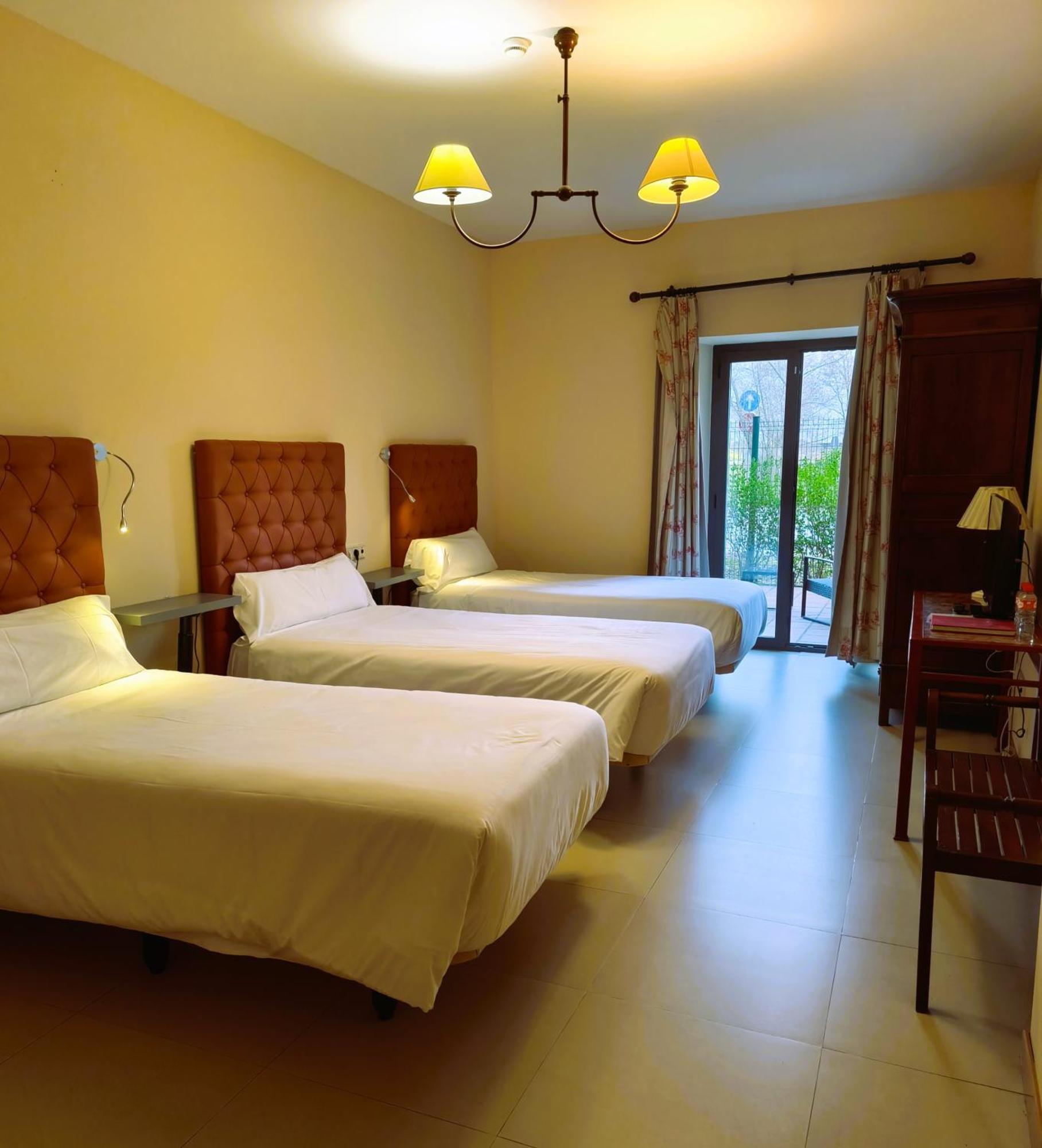Hotel Villa Marcilla Esterno foto