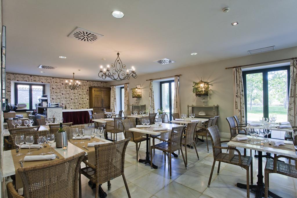 Hotel Villa Marcilla Esterno foto