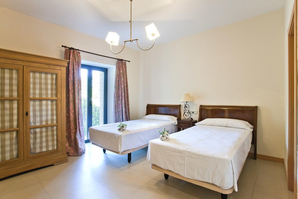 Hotel Villa Marcilla Esterno foto