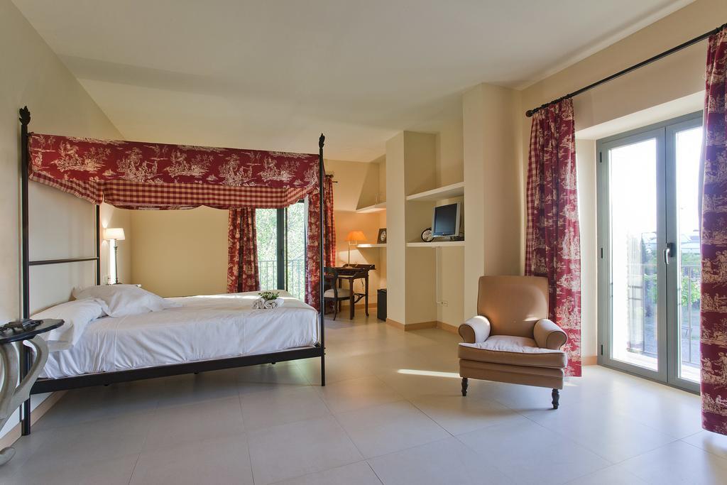 Hotel Villa Marcilla Esterno foto