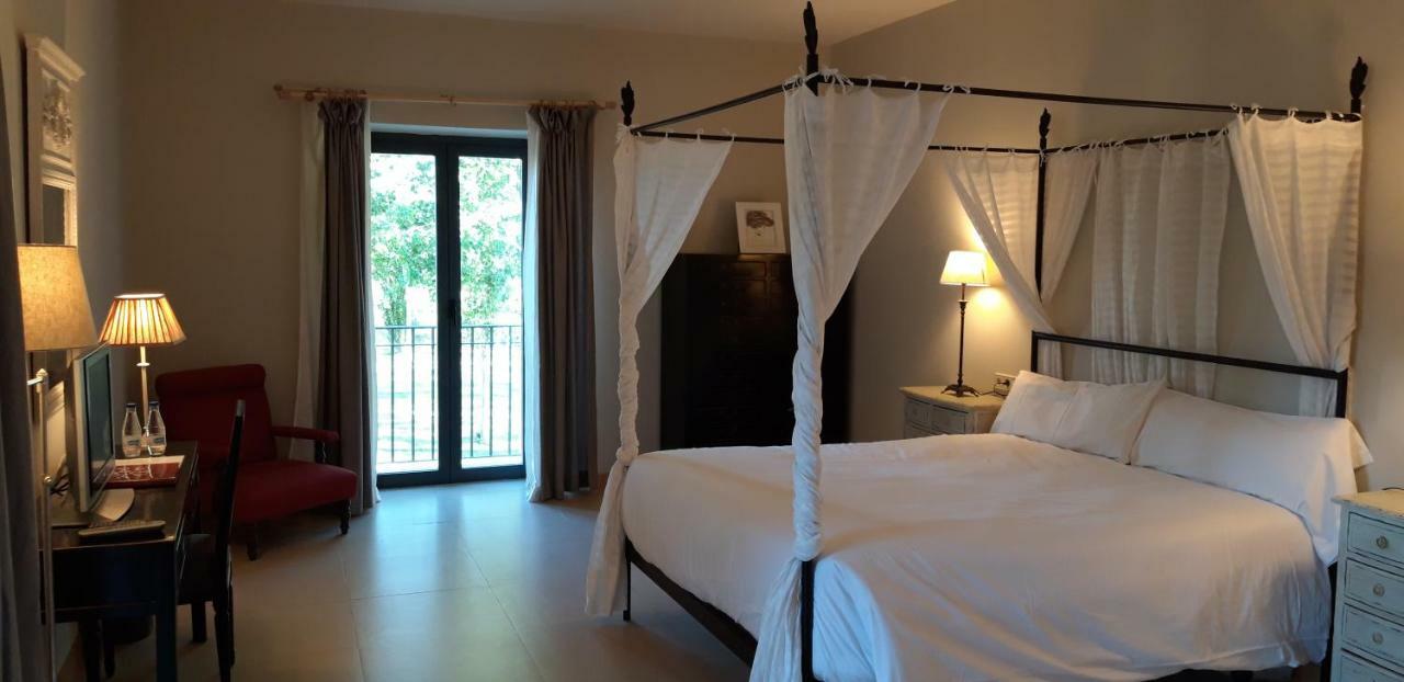 Hotel Villa Marcilla Esterno foto