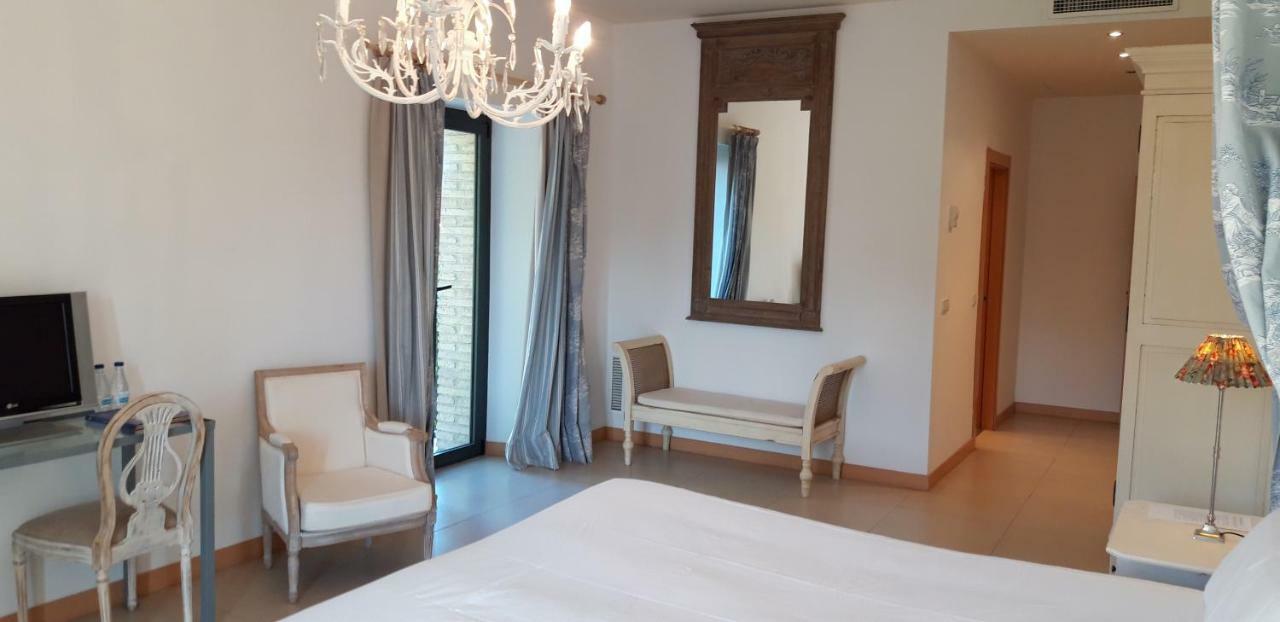 Hotel Villa Marcilla Esterno foto