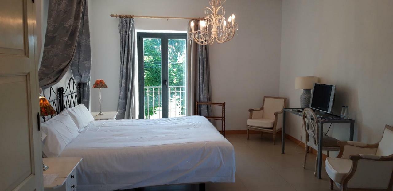 Hotel Villa Marcilla Esterno foto