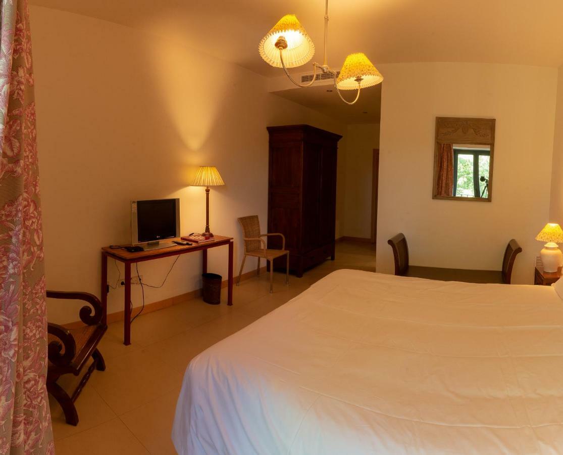 Hotel Villa Marcilla Esterno foto
